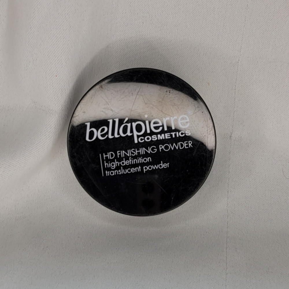 BNNB Bellápierre HD Finishing Powder in Translucent